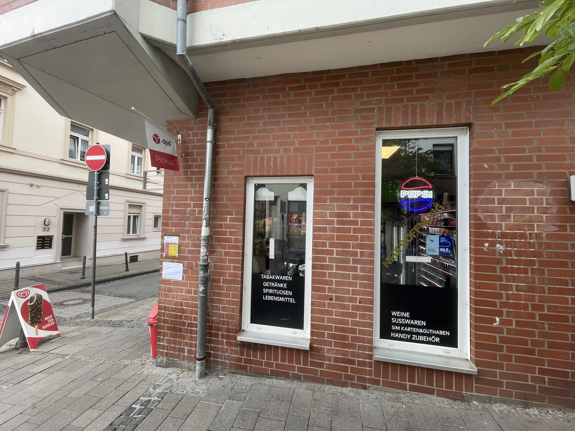 Adler Kiosk 2 Wiesbaden