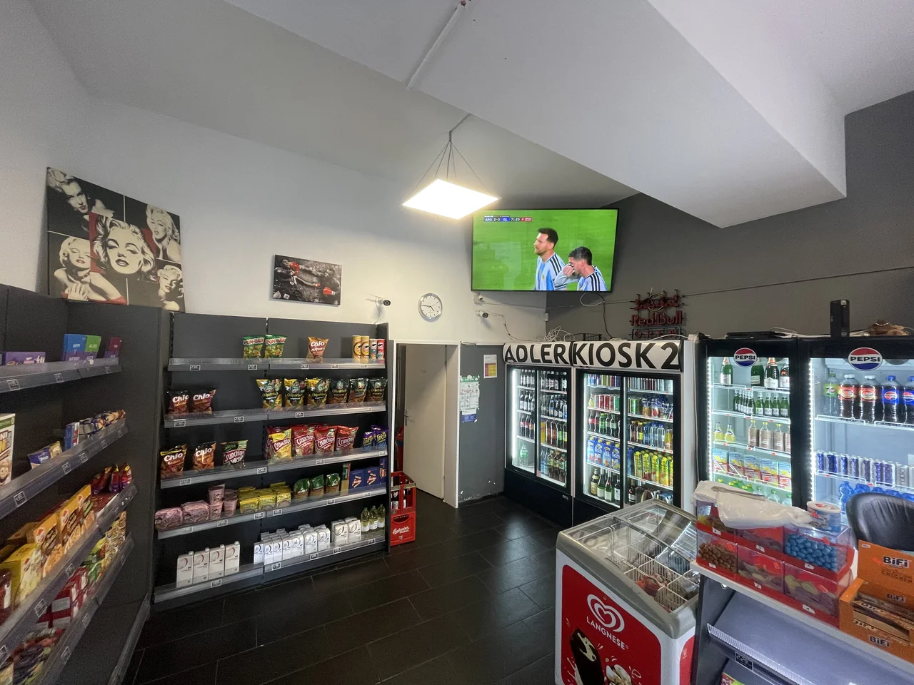 Adler Kiosk 2 Innen Wiesbaden